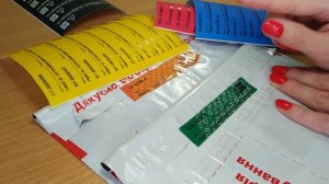 Пломбы наклейки тип П зеленая и тип ПС оранжевая в сравнении