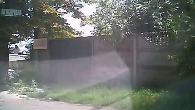 Авто приколы у трактора на спуске отказали тормоза смотреть онлайн