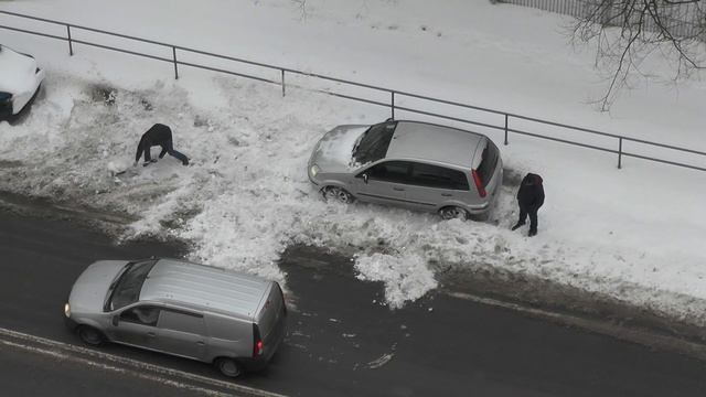 Опять Москву засыпало,а вроде весна!!!2 марта. смотреть онлайн