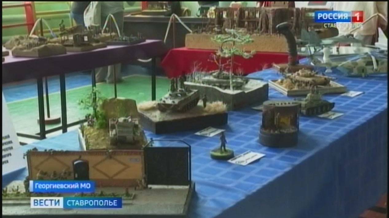 Уникальные миниатюры представлены на выставке в Георгиевске