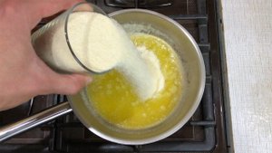 Жарим манку. Рецепт турецкой халвы. Простой рецепт манной халвы.