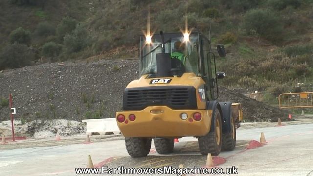 Cat compact wheel loader test смотреть онлайн