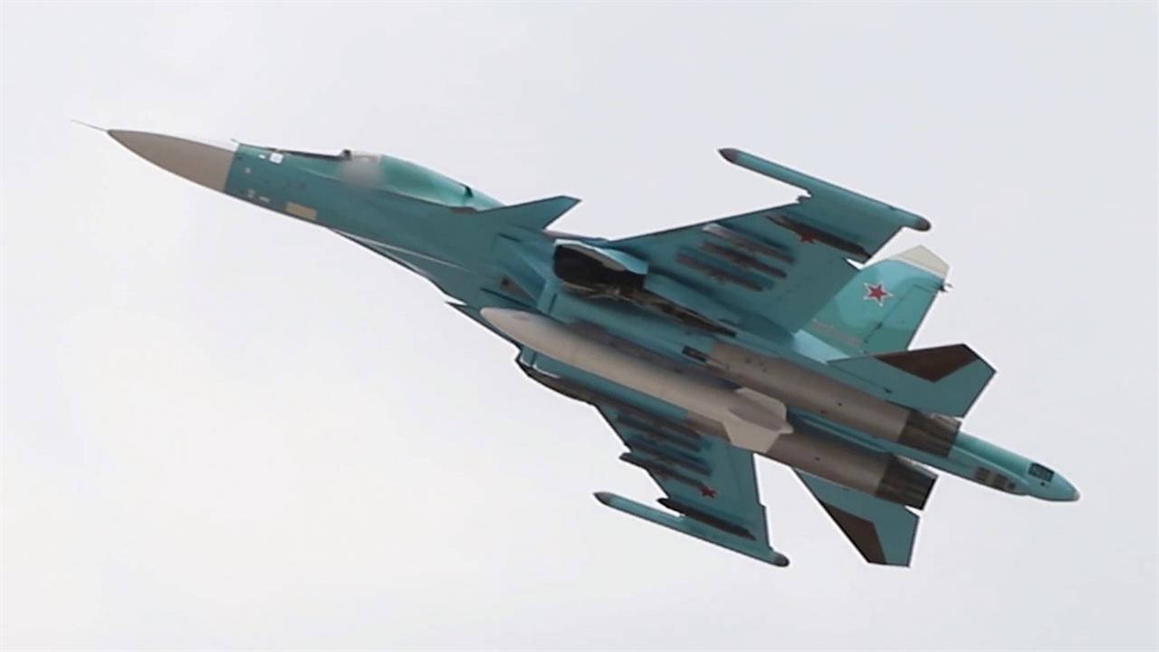 Объединенная авиастроительная корпорация передала МО РФ партию истребителей-бомбардировщиков Су-34.