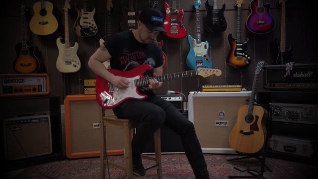 Squier Stratocaster MM смотреть онлайн