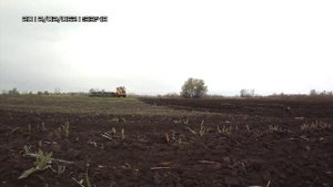 Трактор КИРОВЕЦ. Посев ячменя. Небольшой  гряземес.