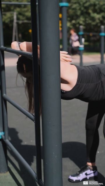 Растяжка беременной девушки | KENGURU PRO смотреть онлайн