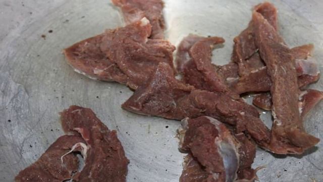 Тушенный картофель с овощами и утиной грудкой