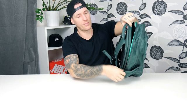 Unboxing/Reviewing The Nike Sportswear RPM Backpack (On Body) смотреть онлайн