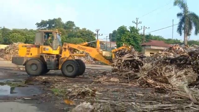 Xúc lật cần dài Rongwei ZL938 sau 3 năm sử dụng tại Yên Bái