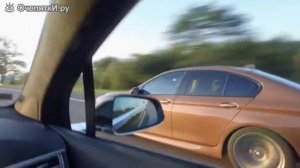 Когда едешь 150 км/ч и тебя обгоняет фура