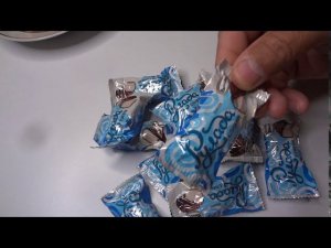 Взял на пробу конфеты Нежный Десерт с Кремовой Начинкой Рулада