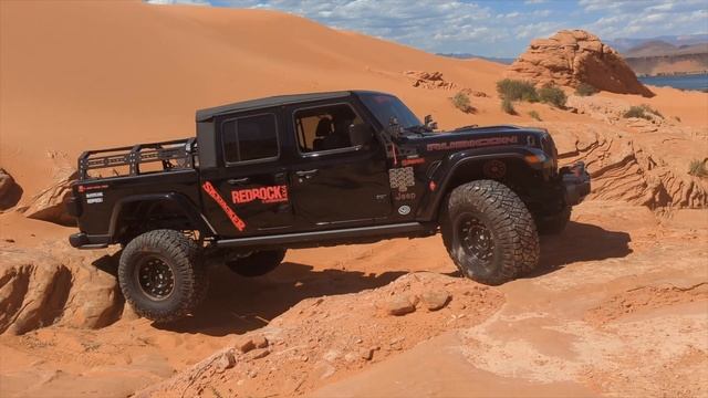 JEEP GLADIATOR IN SOME SERIOUS TROUBLE! смотреть онлайн