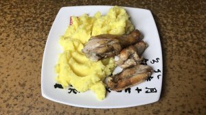 Жареная курица с картофельным пюре - экономно и вкусно!