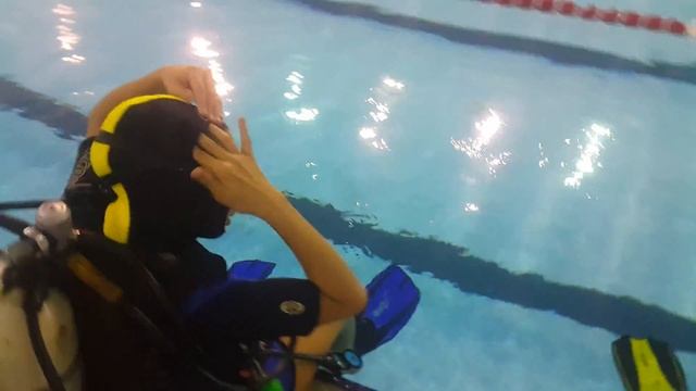 31.10.1📚Занятия в бассейне МЧС с Pro Diving Club по CMAS*(ПОДВОДНЫЙ ПЛОВЕЦ)SCUBA DIVING.(3) смотреть онлайн