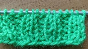 Для начинающих , простая резинка два на два.