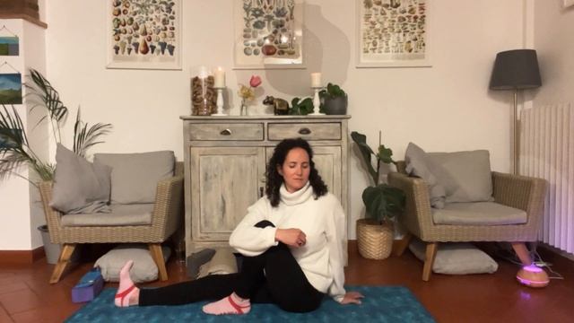 Yin Yoga - Chakra Balancing (1hr) @melaniesmithsonyoga