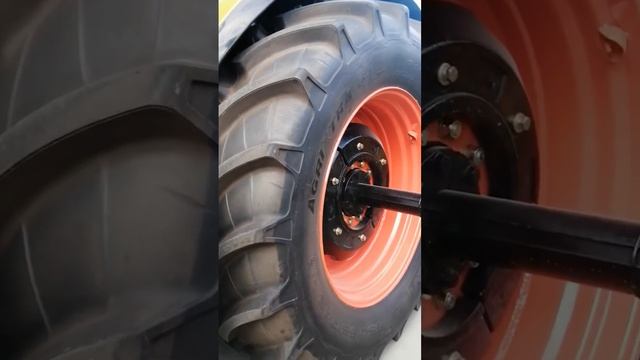 SD2404 Tractor (240hp, 4wd, Shangchai engine,Maxam width tyre) смотреть онлайн
