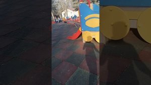 прогулка по детской площадке в Йошкар-Оле.