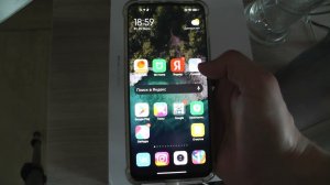 Как правильно и быстро перетаскивать иконки по экранам в Android телефонах ?