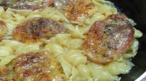 Куриное филе на макаронах
