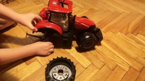 Bruder 62100 bWorld Figurka mechanika z akcesoriami. + traktor Case Optum 300 CVX