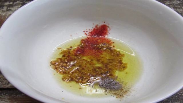 Салат из молодой капусты с яблоком и сырыми шампиньонами