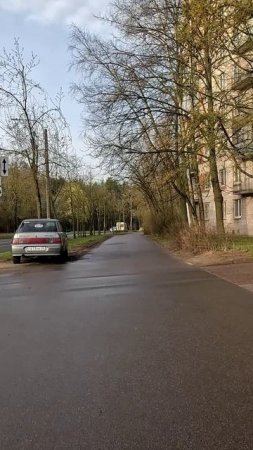 На велосипеде по ул. Карпинского. Санкт-Петербург