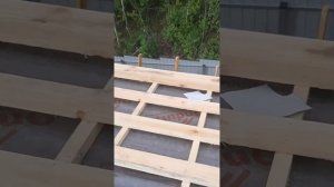 как правильно собрать обрешетку под металлочерепицу
