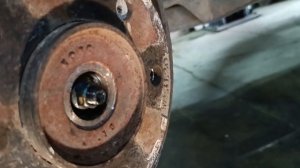 Меняем хабы на SsangYong Stavic