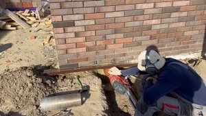 Сверлим отверстие в фундаменте под канализацию