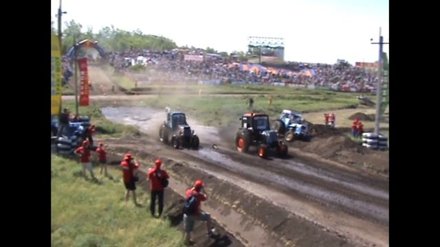 Гонки на тракторах "Бизон Трек Шоу". Нарезка лучших моментов 2011-2013 гг