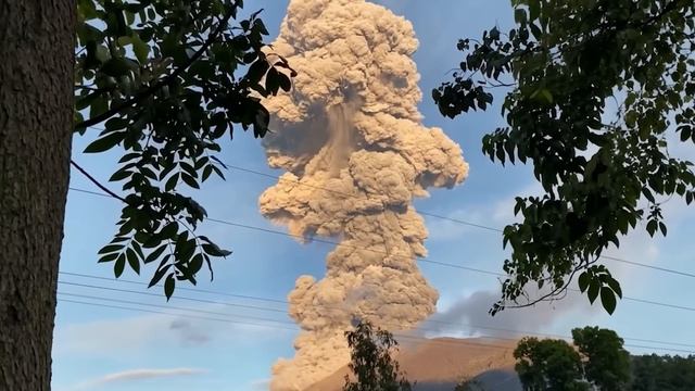 За Секунду До! Эти Случаи в Горах Удалось Снять на Камеру смотреть онлайн