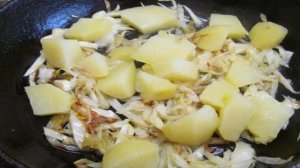 Омлет из яичного белка с картофелем и капустой