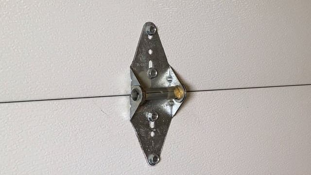 How To Lube Squeaking Garage Door - How to Lubricate Noisy Squeaky Garage Door | DIY смотреть онлайн