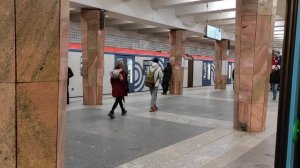 Калужско-Рижская линия Октябрьская - Новоясеневская. На поезде Ока