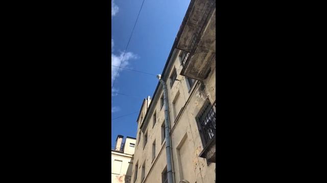 Монтаж крыши над балконом