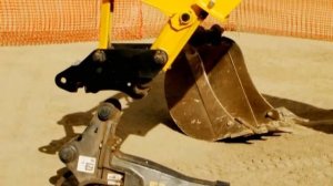 Быстрая смена навесного оборудования на экскваторе