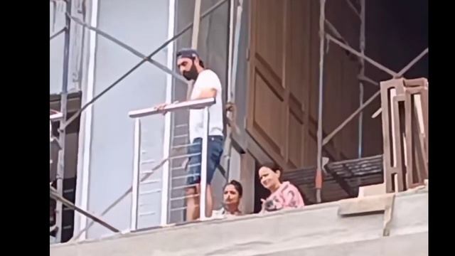 7 Month PREGNANT Alia Bhatt Ranbir Kapoor Reached at New Bungalow in Bandra