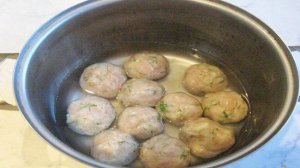 Куриные тефтели с укропом в сметане