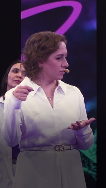 Нужно ли менять фамилию после развода смотреть онлайн