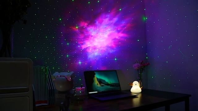 Proiector laser astronaut cu joc de lumini nebula si stele, lumina ambientala, lampa de veghe LED