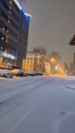 Ночной Новосибирск сегодня 19.04.2025: завалило снегом!