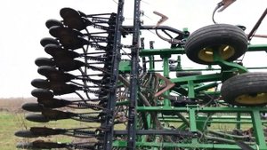 Посевной комплекс John Deere 730