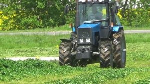 МТЗ 1221 с Samasz KDT-300 на кошении клевера