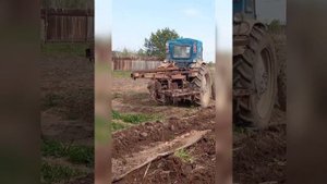 т 40 легко тянет плуг 3 корпуса