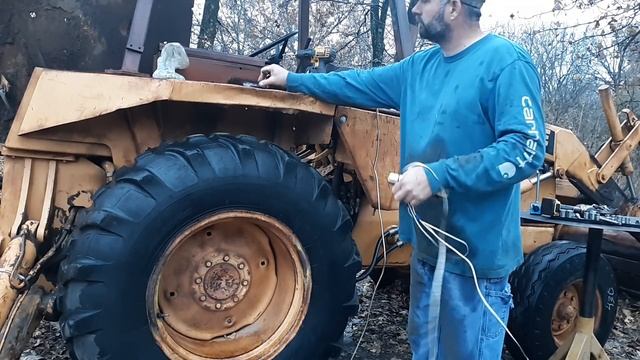 CUSTOM LIGHTS on an ABANDONED Backhoe??? смотреть онлайн