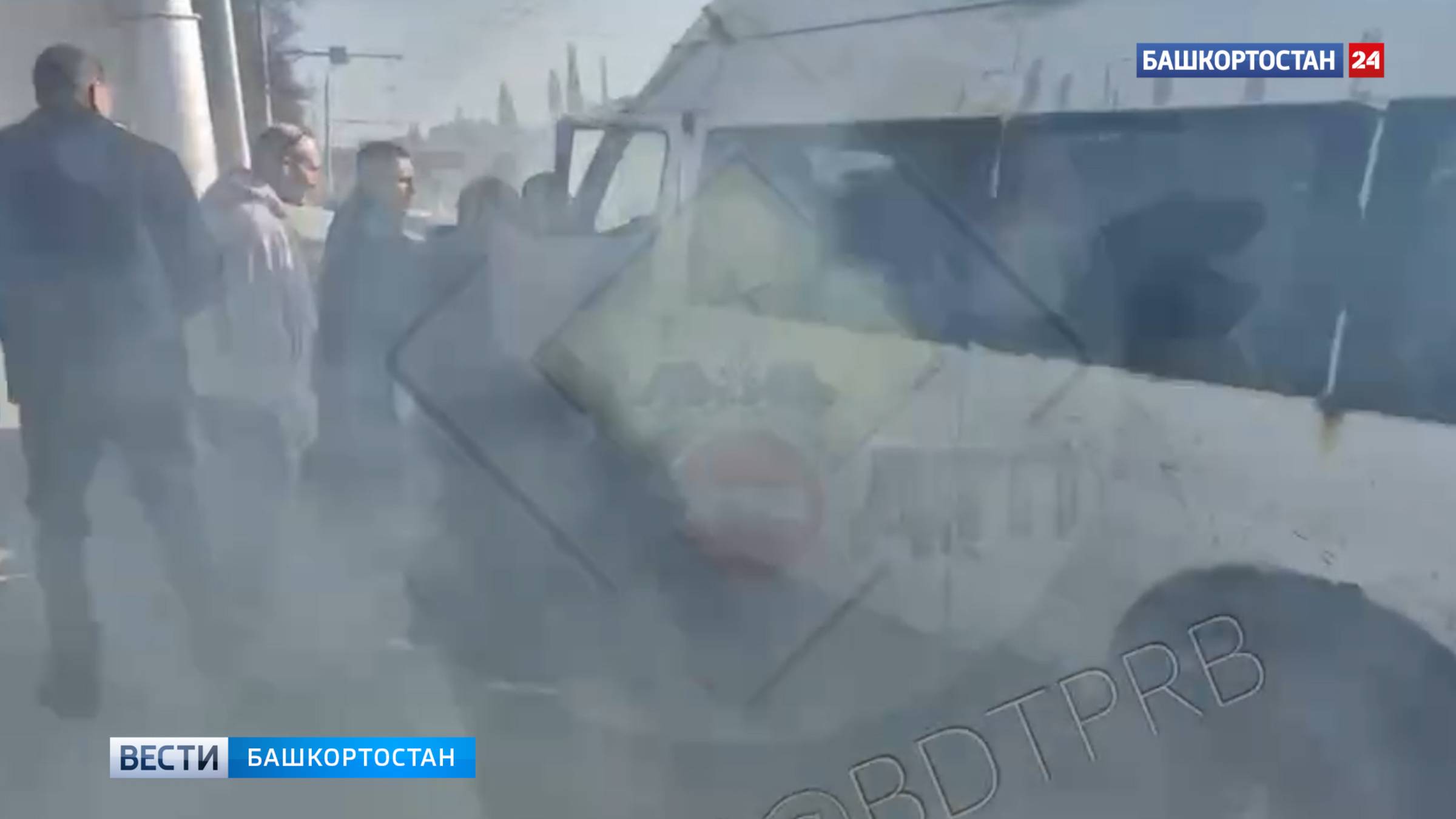 Появилось видео первых секунд после массового ДТП с маршруткой на проспекте Октября в Уфе