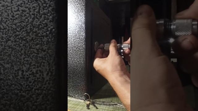Открытие сейфа с полукруглым (финским) ключём))).