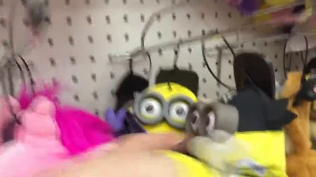 Поход в магазин игрушек встреча с Миньонами 2!) Trip to the toy store meeting with 2 minions!) смотреть онлайн