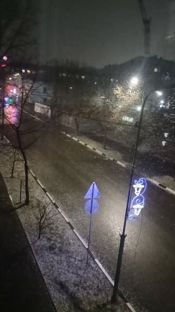 Апрельский снег